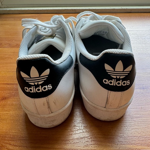 Adidas Superstar white core black stripes size 8.5 Women’s - Picture 4 of 6